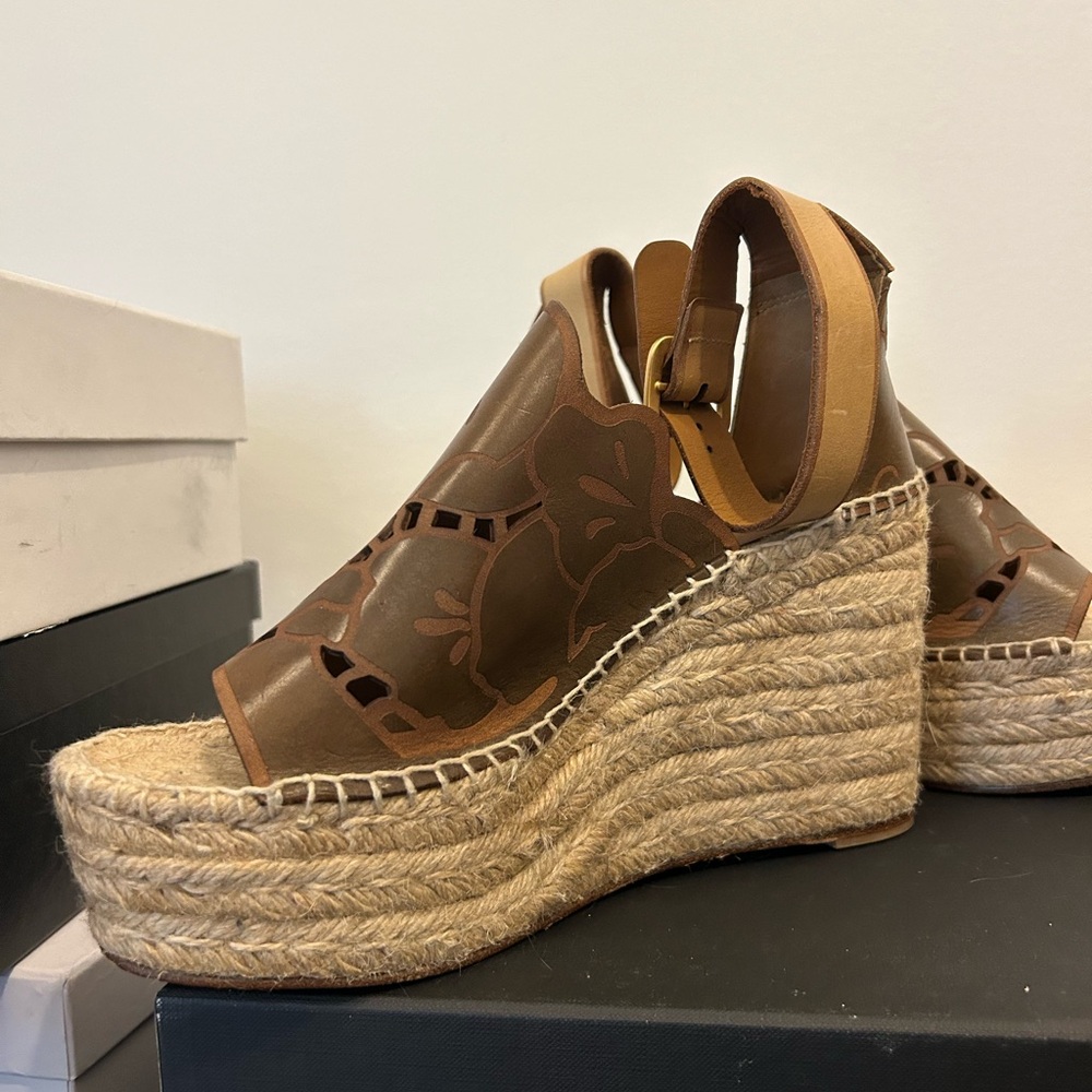 Chloe wedges